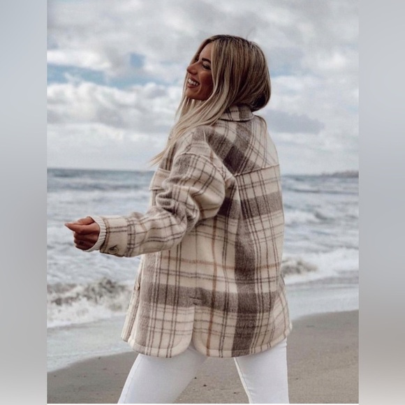 Zara Plaid Shacket / Overshirt - Picture 1 of 10